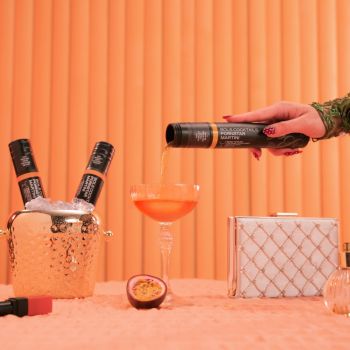 Bols Pornostjerne Martini Tube - Klar til at servere cocktail