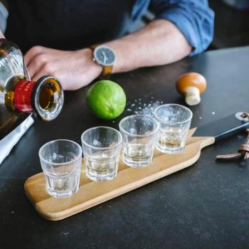 Serveringspaddel og shotglas