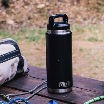 YETI Rambler Bouteille Avec Bouchon Chug 18 Oz - Noir